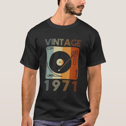 ヴィンテージ1971レトロレコードプレーヤー誕生日Vinyl DJ Tシャツ (正面)