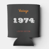 ヴィンテージ1974限定版50th誕生日ギフト 缶クーラー (裏面)