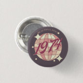 ヴィンテージ1974 50th誕生日レトロパープル 缶バッジ (正面&裏面)