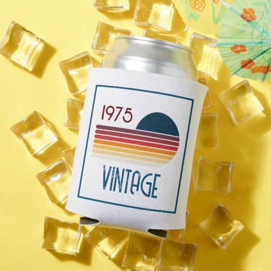 ヴィンテージ1975レトロストライプサン50誕生日 缶クーラー (インサイチュ 夏)