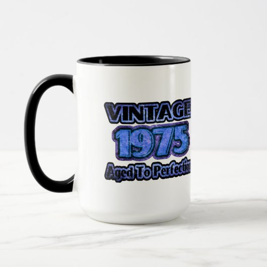 ヴィンテージ1975 – 完全熟成 マグカップ (左)