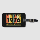 ヴィンテージ1976誕生日ラゲージタグ ラゲッジタグ (正面横)