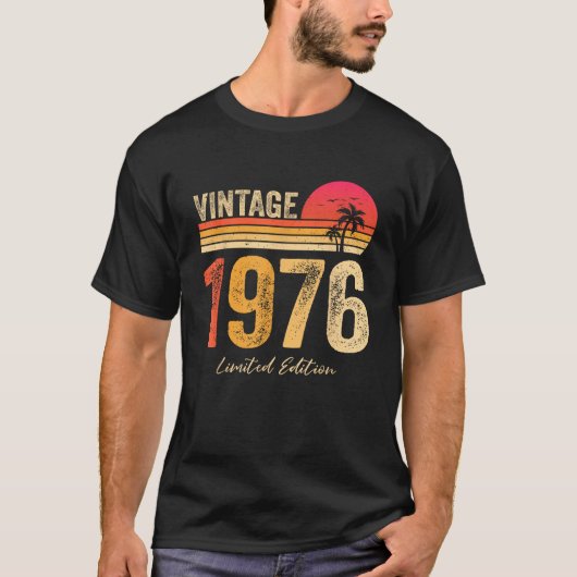 ヴィンテージ1976 1976年に生まれた誕生日の誕生 Tシャツ (正面)