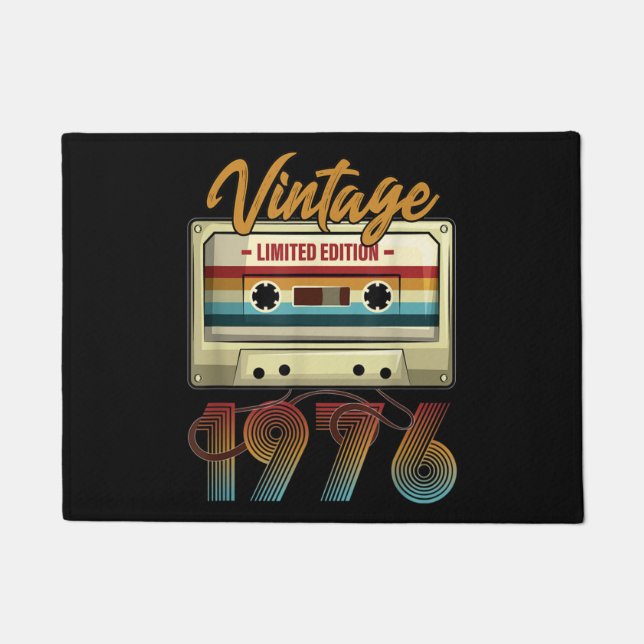 ヴィンテージ1976 45th誕生日カセットテープ誕生日 ドアマット (正面)