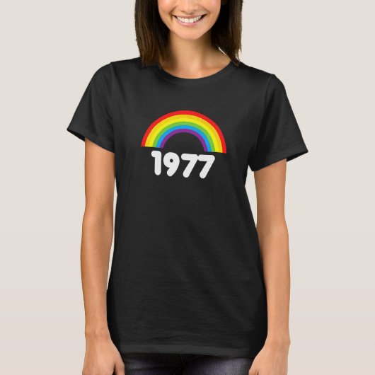 ヴィンテージ1977レインボー70年代レトロラフ70年代Whi Tシャツ (正面)