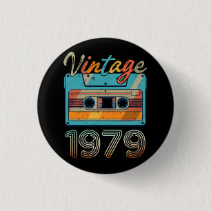 ヴィンテージ1979カセットテープレトロ44番目の誕生日44 缶バッジ