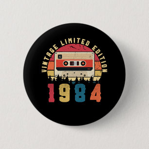ヴィンテージ1984誕生日カセットテープ 缶バッジ