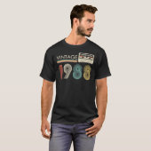 ヴィンテージ1988限定版カセットレトロ Tシャツ (正面フル)
