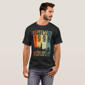 ヴィンテージ1998 24歳1998年9月24日バット Tシャツ (正面フル)