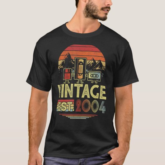 ヴィンテージ2004 2004年18誕生日18年 Tシャツ (正面)