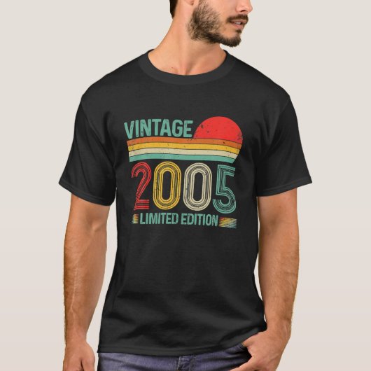 ヴィンテージ2005 17th誕生日デコレーションボーイガール17 tシャツ (正面)