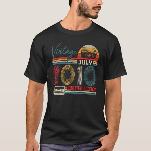 ヴィンテージ2010年7月12誕生日アパレル12年 Tシャツ (正面)