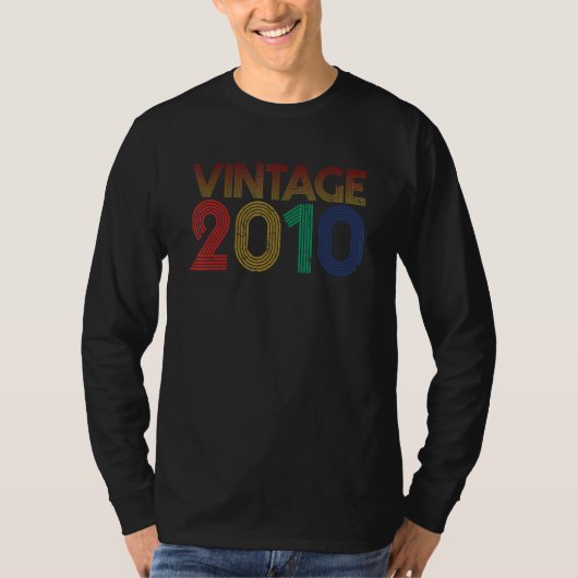 ヴィンテージ2010 12誕生日男の子と女の子12年 Tシャツ (正面)