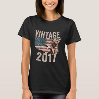 ヴィンテージ2017 Bald Eagle American Flag Country Tシャツ