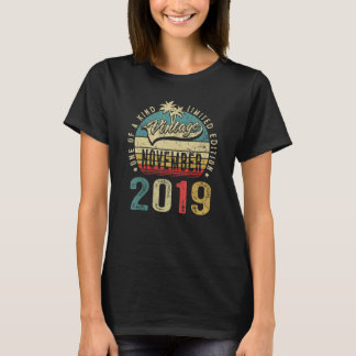 ヴィンテージ2019年11月3日3歳B Tシャツ
