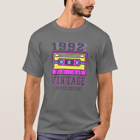 ヴィンテージ30thバースデーティーレトロ1992版ケース tシャツ (正面)