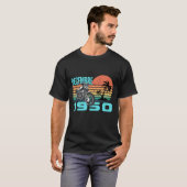 ヴィンテージ50のギフトバイクの夕日1950年12月 Tシャツ (正面フル)