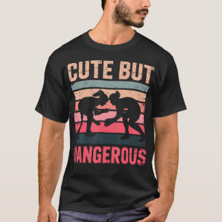 ヴィンテージ かわいいけど危険なレスラー女子 Tシャツ