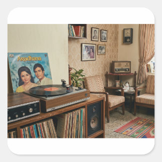 ヴィンテージ・インディアン・ノスタルジア: 1970年代のレトロなリビングルーム スクエアシール