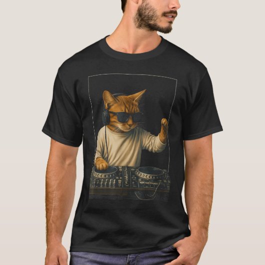 ヴィンテージ オレンジタビー猫 音楽を演奏中 猫好きさんへ Tシャツ (正面)