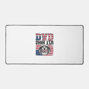 ヴィンテージ・シーツゥー・パパ・パトリオティック・ドッグTシャツデザイン1 デスクマット