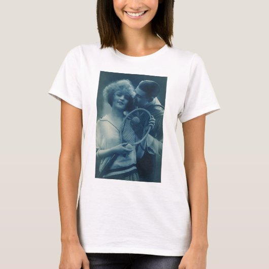 ヴィンテージ スポーツ テニス、愛とロマンス Tシャツ (正面)