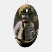 ヴィンテージ テニス スポーツ、ラケットを持つ幸せな少女 セラミックオーナメント (右)