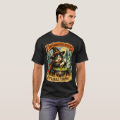 ヴィンテージ・ハロウィン魔女の猫(親指立て可能) Tシャツ (正面フル)
