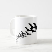 ヴィンテージ ハロウィン 飛翔する黒いコウモリ コーヒーマグカップ (正面左)