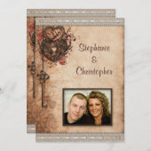 ヴィンテージ ハーツ ロック アンド キー フォト ウェディング 招待状 (正面/裏面)