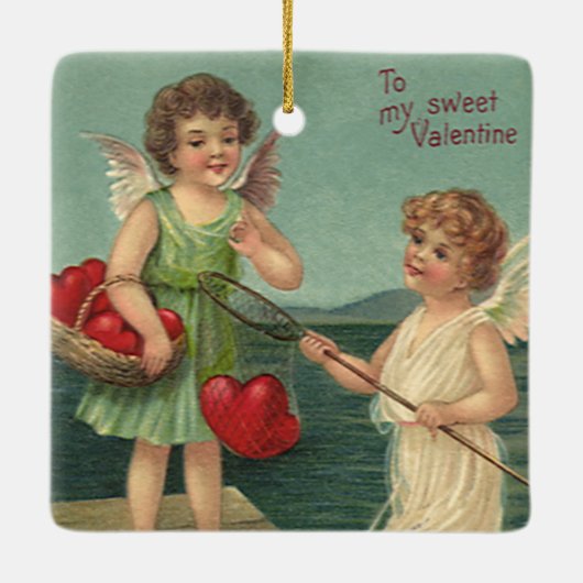 ヴィンテージ バレンタインデー、ハートを釣る天使たち セラミックオーナメント (裏面)