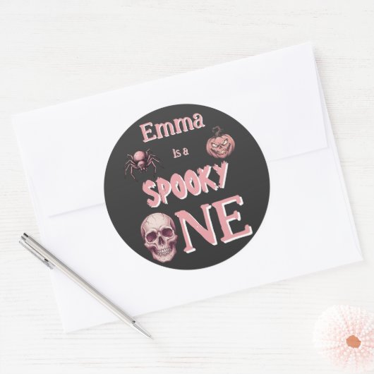 ヴィンテージ パステルピンク "Spooky One" 名前入り ラウンドシール (封筒)