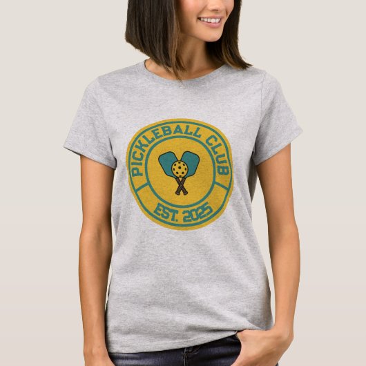 ヴィンテージ・ピックルボールクラブ設立:2024 エンブレム Tシャツ (正面)