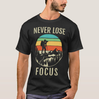 ヴィンテージ フォトグラファー フォーカスを失わない カメラ Tシャツ