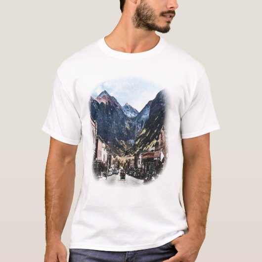 ヴィンテージ・マウンテンタウンの街並みグラフィック Tシャツ (正面)