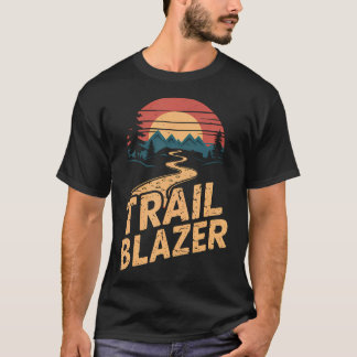 ヴィンテージ マウンテンハイカー トレイル ブレイザー レトロ ハイキング C Tシャツ