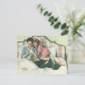 ヴィンテージ・マザー・デ読ー・ベッドでの子どものカード ポストカード (スタンド正面)