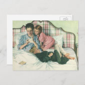 ヴィンテージ・マザー・デ読ー・ベッドでの子どものカード ポストカード (正面/裏面)