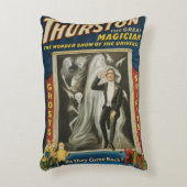 ヴィンテージ・マジック・ポスター、サーストン、偉大なる魔術師 アクセントクッション (正面(垂直))