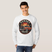 ヴィンテージ マッスルカー バッジ デザイン Tシャツ (正面フル)