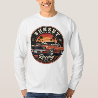 ヴィンテージ マッスルカー バッジ デザイン Tシャツ