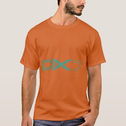 ヴィンテージ レジェンダリーシンセサイザー Dx7 Tシャツ (正面)