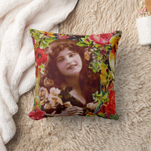 ヴィンテージ レディ カメオ イン ローズ ピロー (ブランケット)