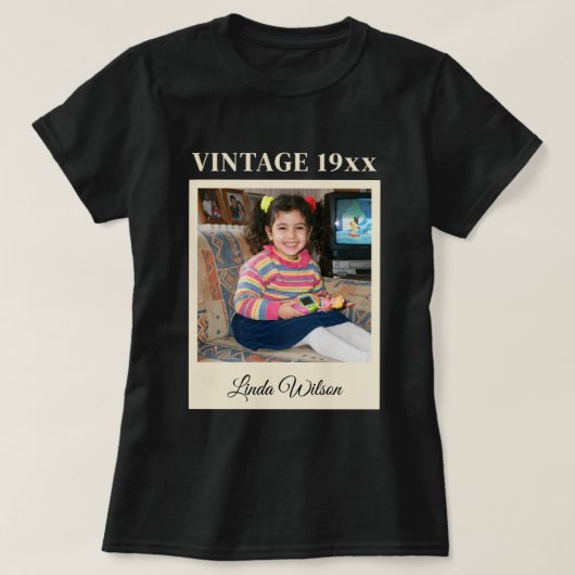 ヴィンテージ・レトロな写真のカスタム誕生年スクリプト名 Tシャツ (デザイン正面)