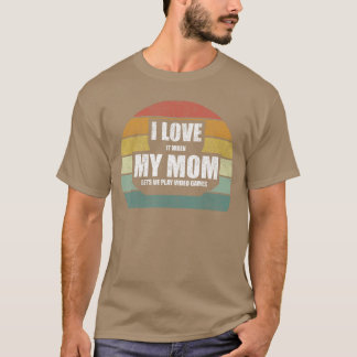 ヴィンテージ レトロ お母さんがビデオゲームをさせてくれるときが好き V Tシャツ