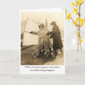 ヴィンテージ – 女性がお互いを支え合う カード (黄色い花)