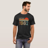 ヴィンテージ 1962 誕生年 1962年 60歳の誕生日 60歳 Tシャツ (正面フル)