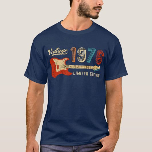 ヴィンテージ 1976 50歳の誕生日 エレキギターベーシスト Tシャツ (正面)