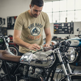 ヴィンテージ "Ride Hard Live Free" カスタムモーターサイクル トライブレンドTシャツ