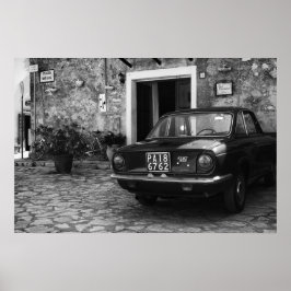 ヴィンテージFIAT車でイタリアのモノクロ ポスター
